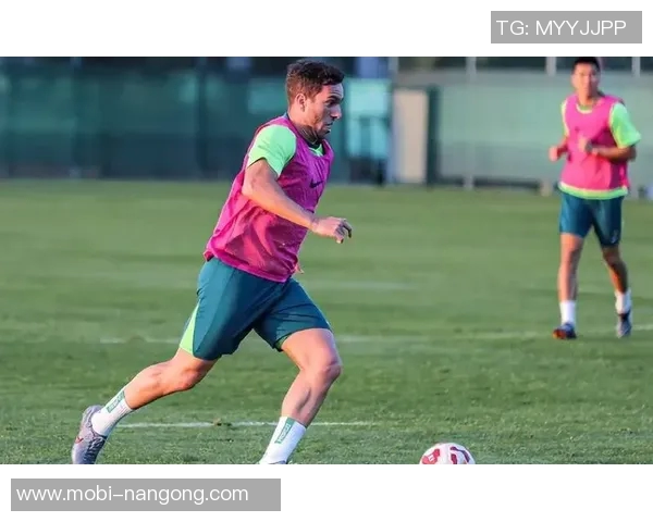 若日尼奥痛批客场草皮糟糕影响比赛表现球不断弹跳难以控制