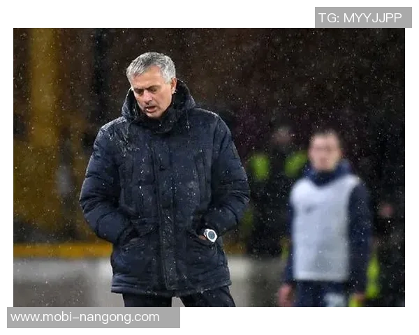 迪亚斯激情滑跪庆祝倒地助攻与补时绝杀展现战斗精神至最后一刻